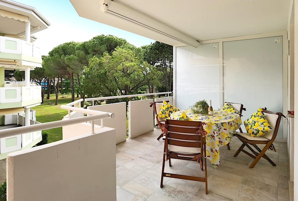 Balcony/Terrace, Dining area, Garden view