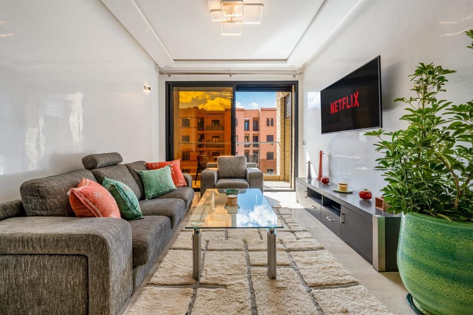 Communal lounge/ TV room, TV and multimedia, Living room