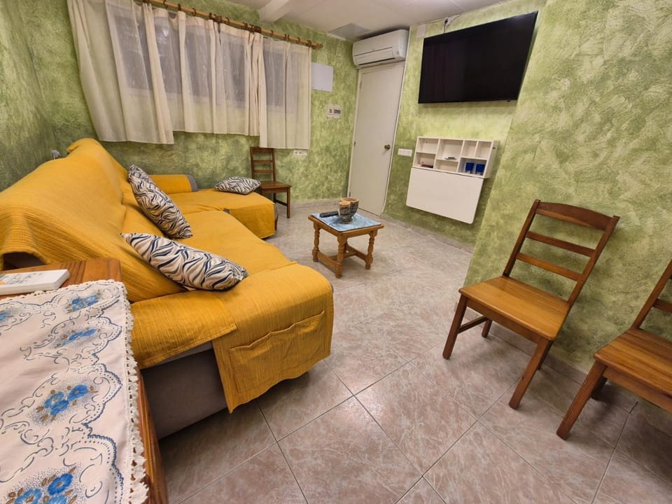 TV and multimedia, Living room, Photo of the whole room, Seating area, Evening entertainment, minibar