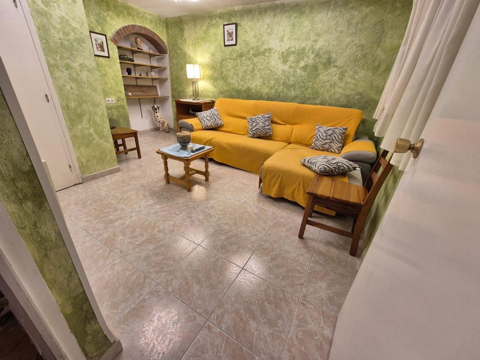 Library, Living room, Seating area
