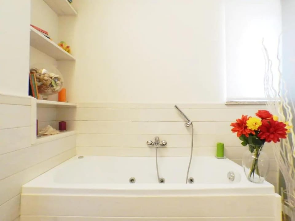 Bathroom, Bath