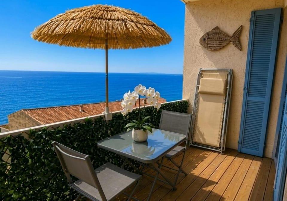 Sea view, Meals