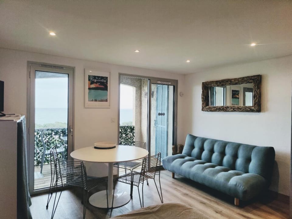 Living room, Sea view