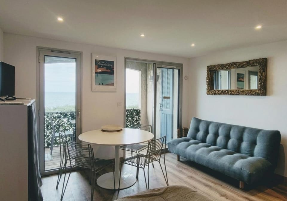 Living room, Dining area, Sea view, Meals