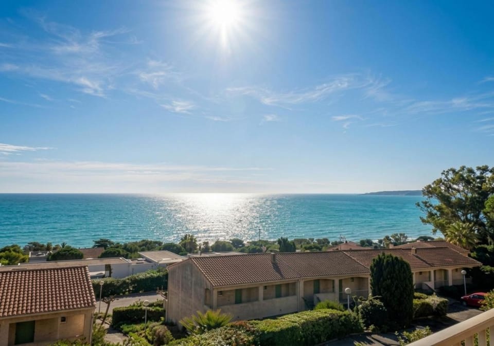 Property building, Sea view