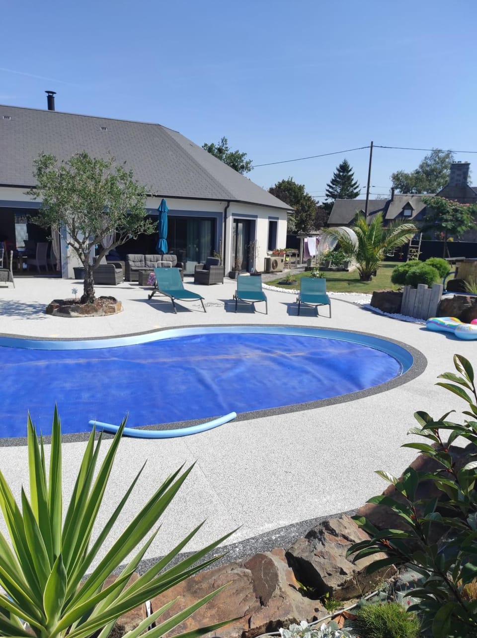 Swimming pool