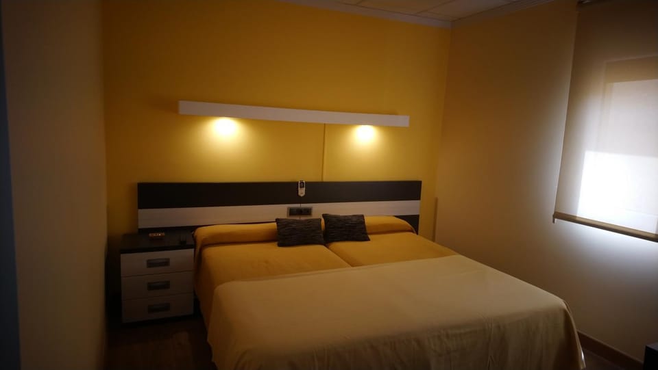 Hostal Doña Juana Bed and Breakfast in Ávila‎