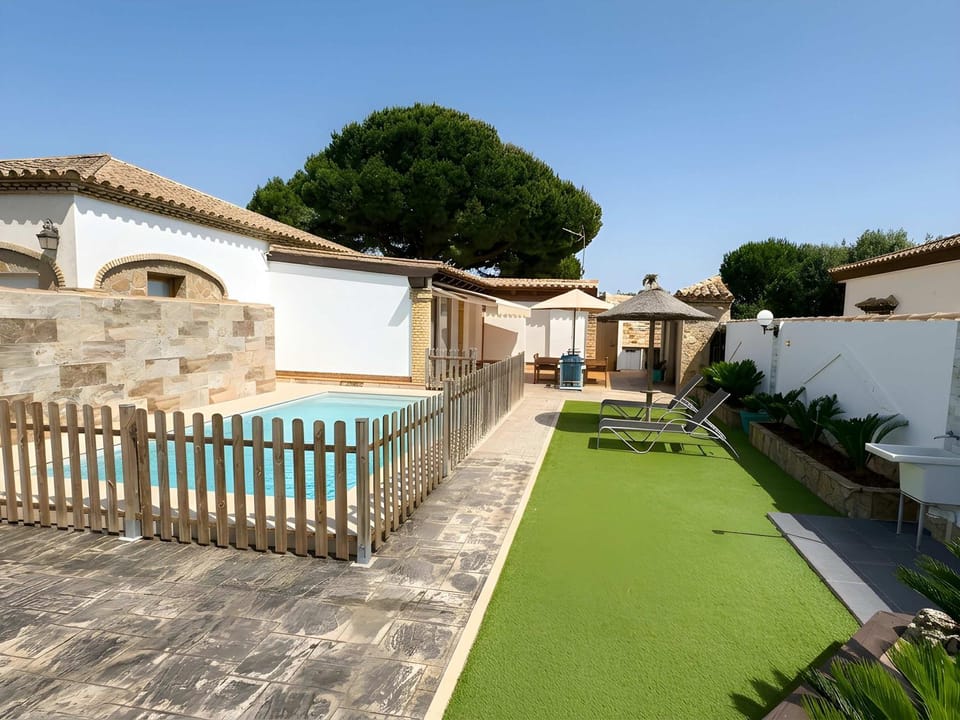 Casa con piscina Privada Barbacoa vallada Apartment in Chiclana de la Frontera