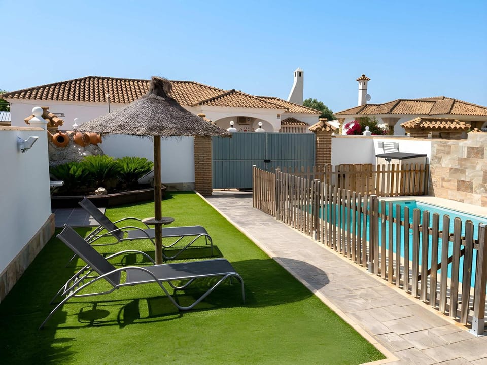 Casa con piscina Privada Barbacoa vallada Apartment in Chiclana de la Frontera