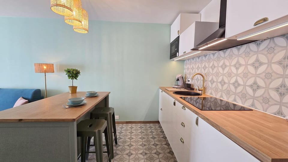 Kitchen or kitchenette, stove