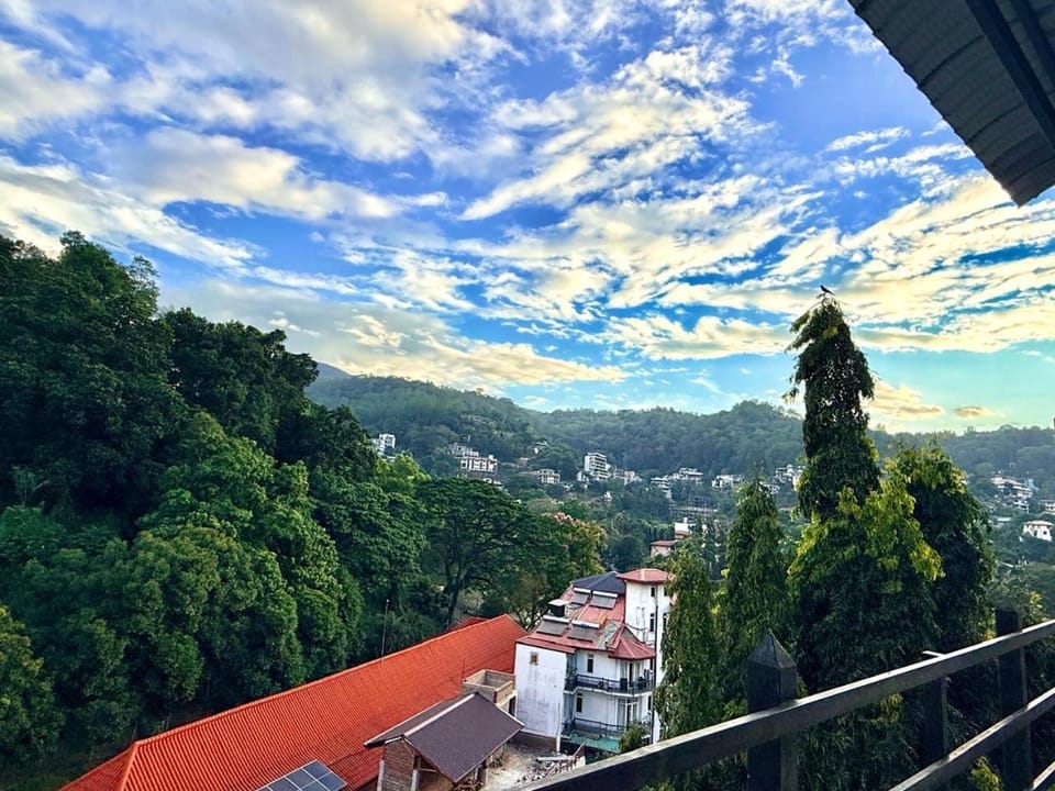 Misty Hues Apartment in Kandy