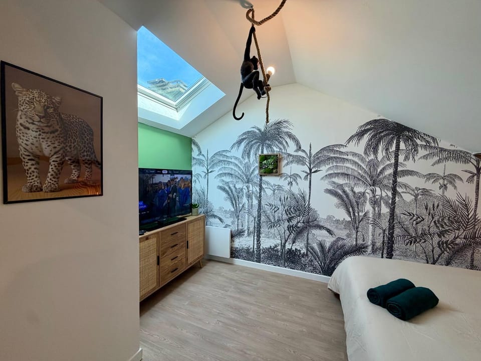 Le Jungle Loft, Lit King size, Baby-foot & Design Apartment in Pays de la Loire