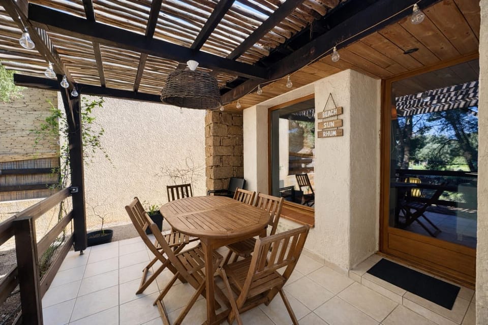 Balcony/Terrace, Dining area