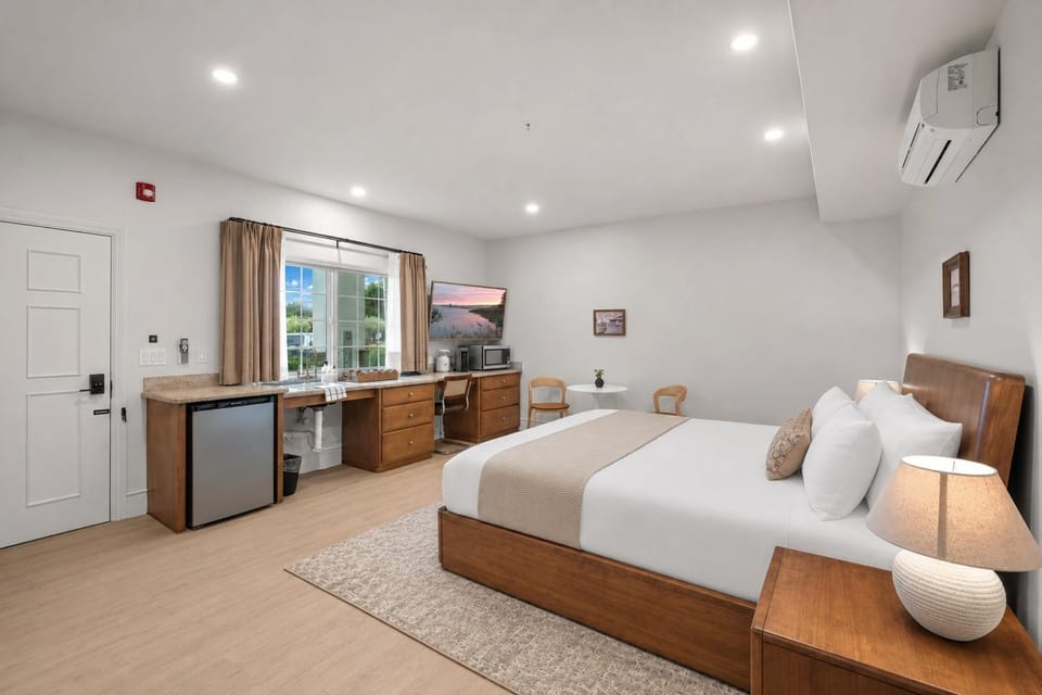 Bed, Kitchen or kitchenette, Photo of the whole room, air conditioner