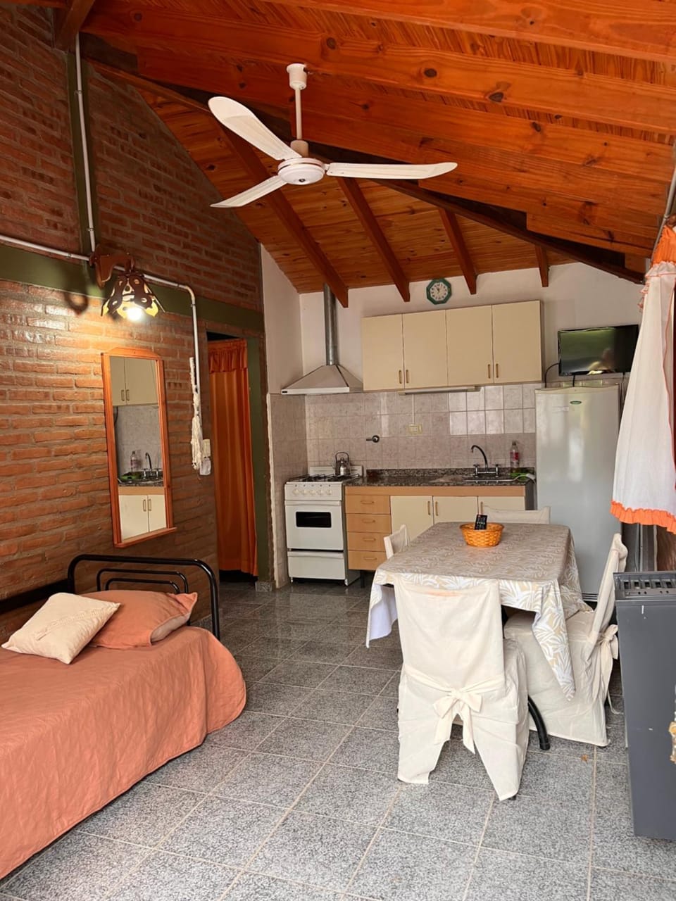 Kitchen or kitchenette, Living room, Dining area, oven