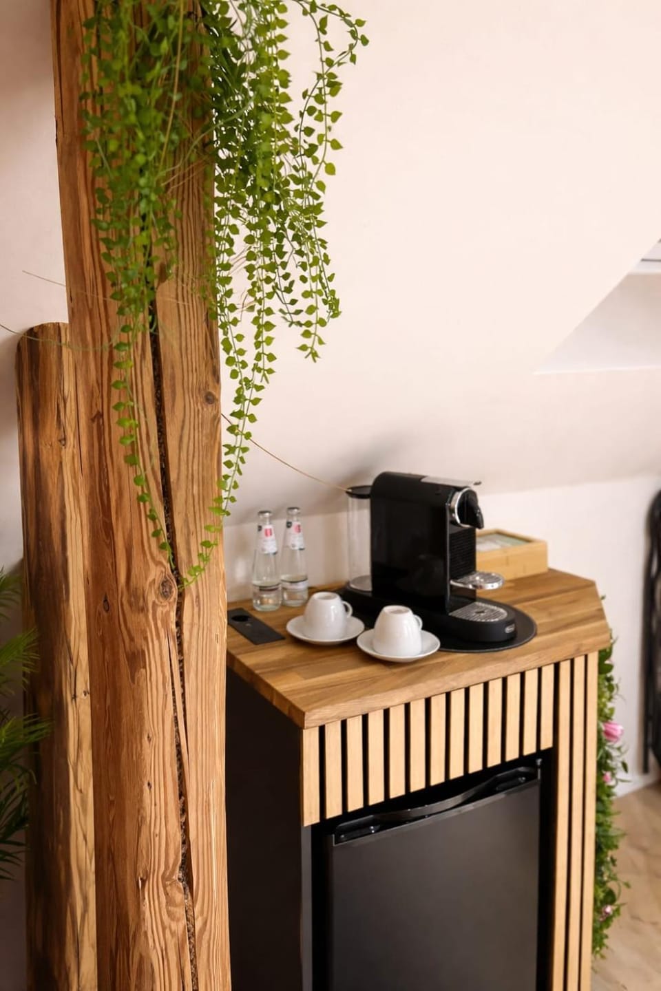 Coffee/tea facilities, Dining area