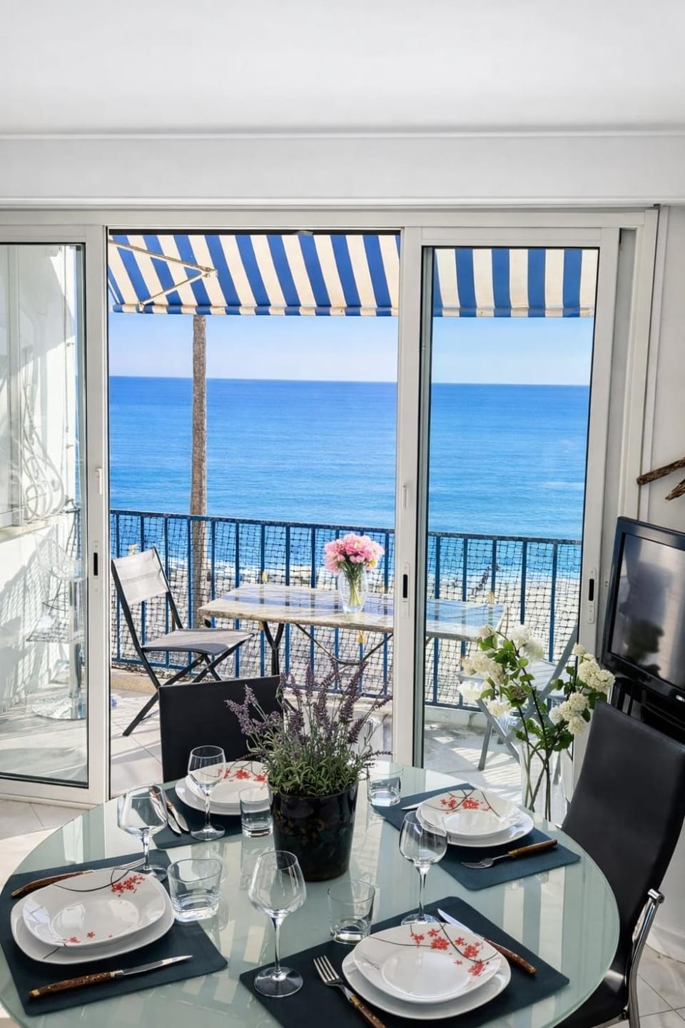 Living room, Sea view