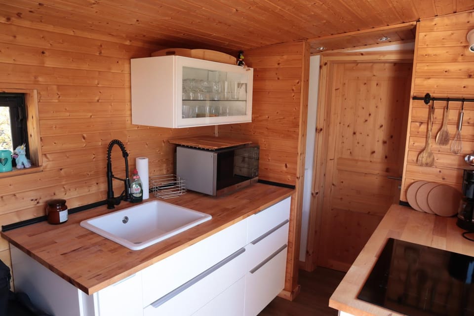 Kitchen or kitchenette, kitchen, kitchen