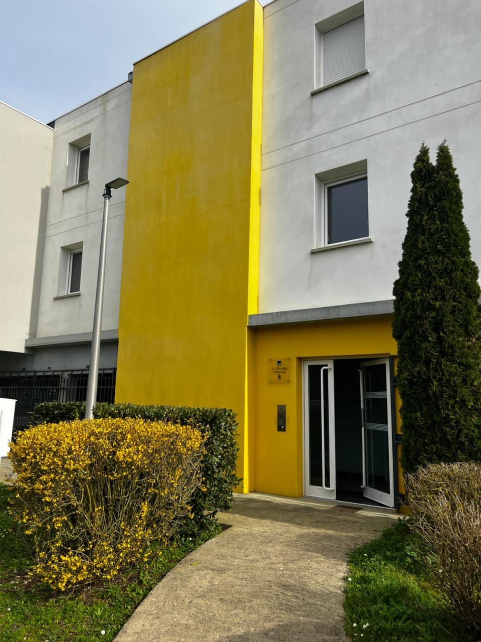 Grand Studio, coin nuit séparé, terrasse et garage privatif Apartment in Royan