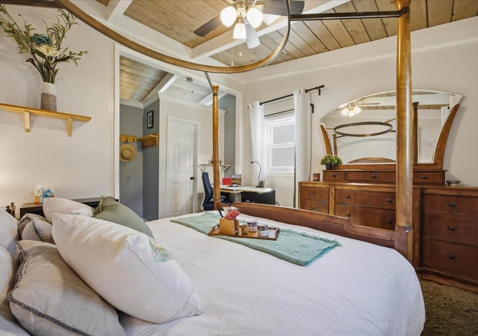 Bed, Bedroom, wardrobe