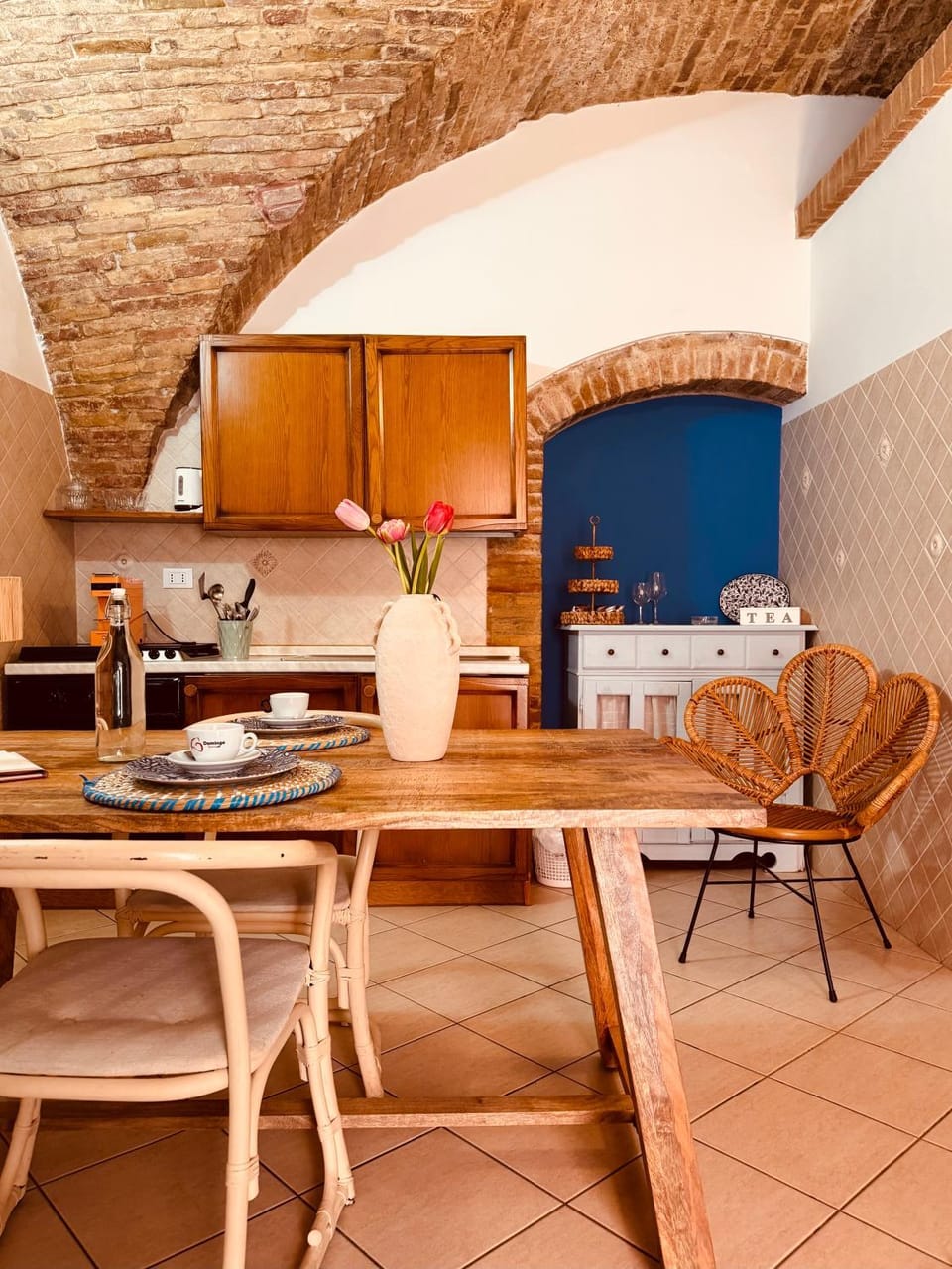 Kitchen or kitchenette, Living room, Seating area
