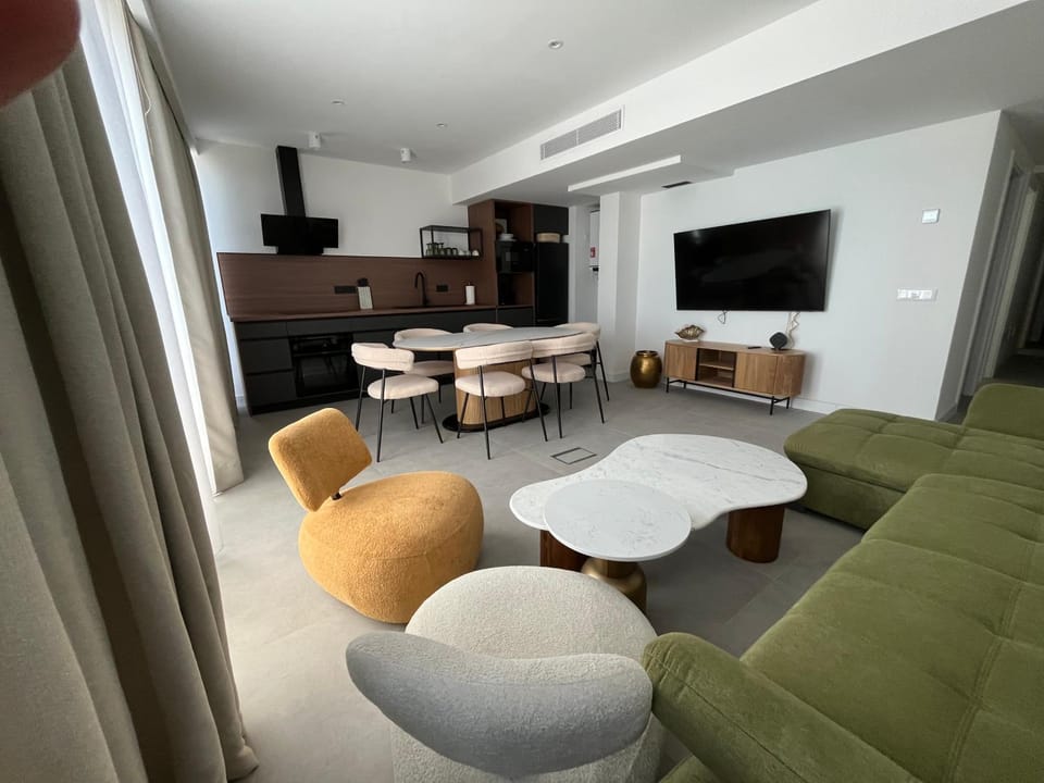 TV and multimedia, Balcony/Terrace, Kitchen or kitchenette, Living room, Dining area