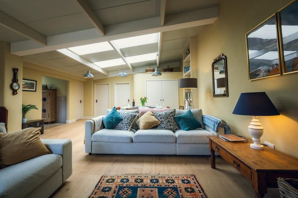 Badger Barn Knights Farm Allsaints Axminster, Devon EX13 7LS House in East Devon District
