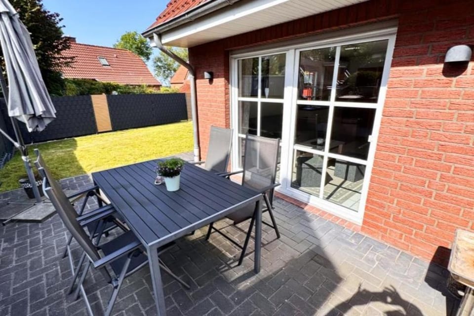 NEU! Ferienhaus Susann am Badesee nähe Nordsee House in Aurich
