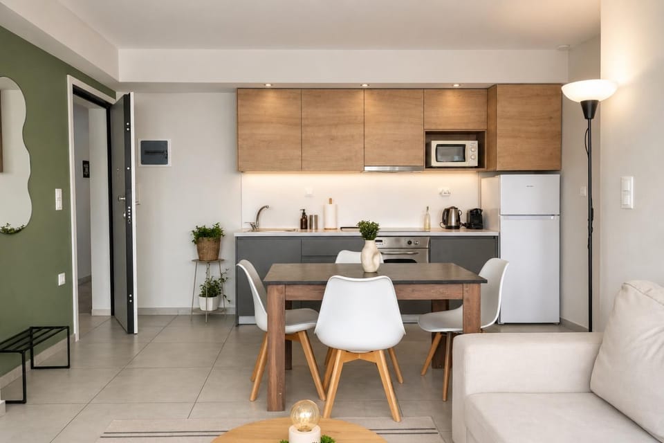 Bright 1BR Apartment 5 min to Ladadika, Buka Hospitality Apartment in Thessaloniki
