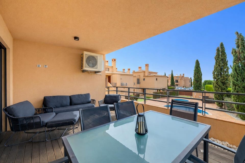 Casa Trilhos do Sol, Your Retreat Near the Sea Apartment in Luz