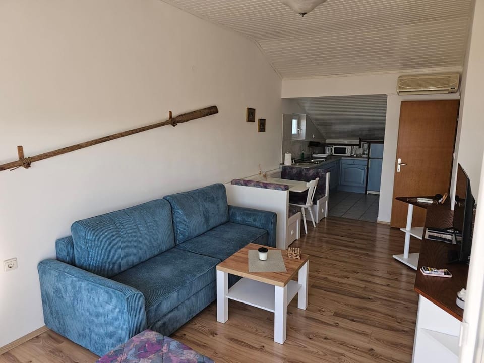 Gordana's place with a sea view Apartment in Primorje-Gorski Kotar County