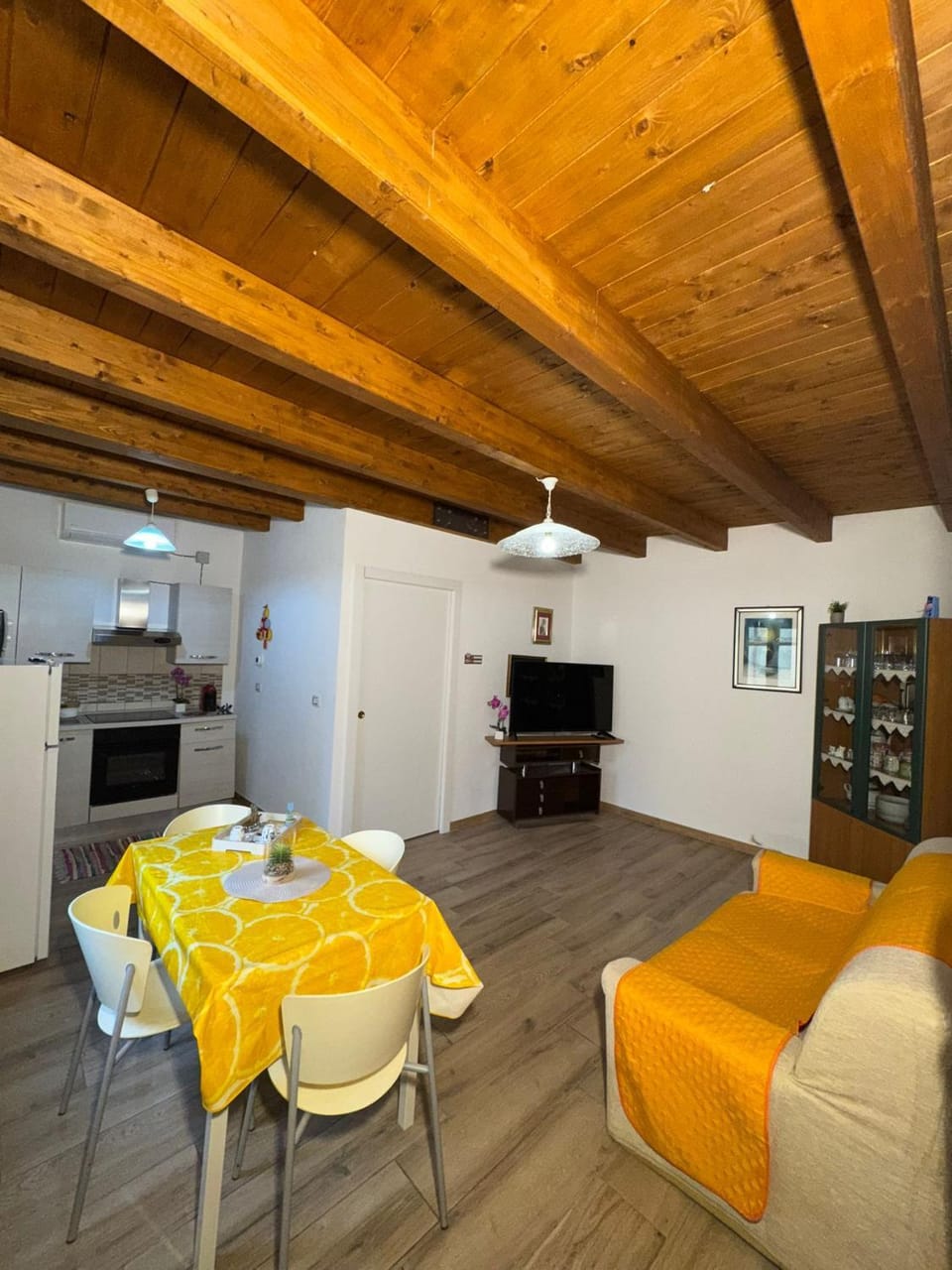Communal lounge/ TV room, Living room