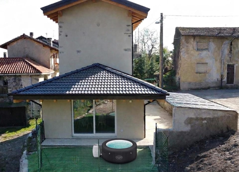 Property building, Garden, Hot Tub