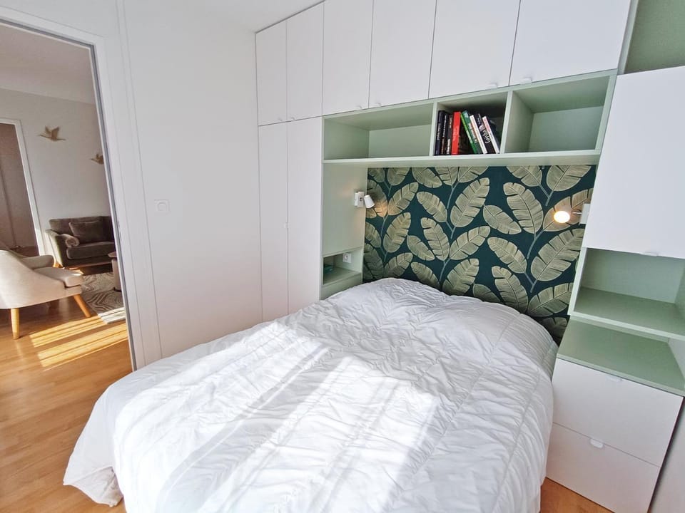 Bed, Photo of the whole room, Bedroom
