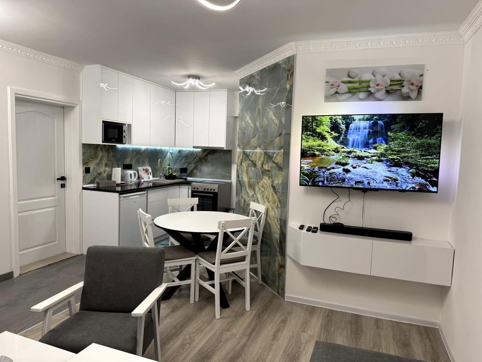 Living room, Dining area