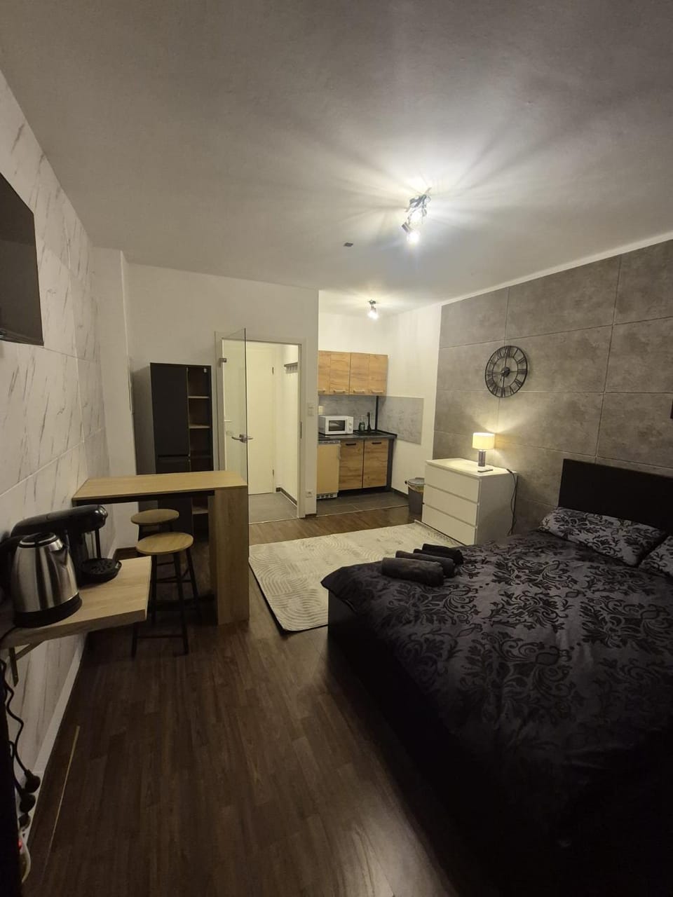 CityNest O5 Midnight Marble Suite Apartment in Hanover