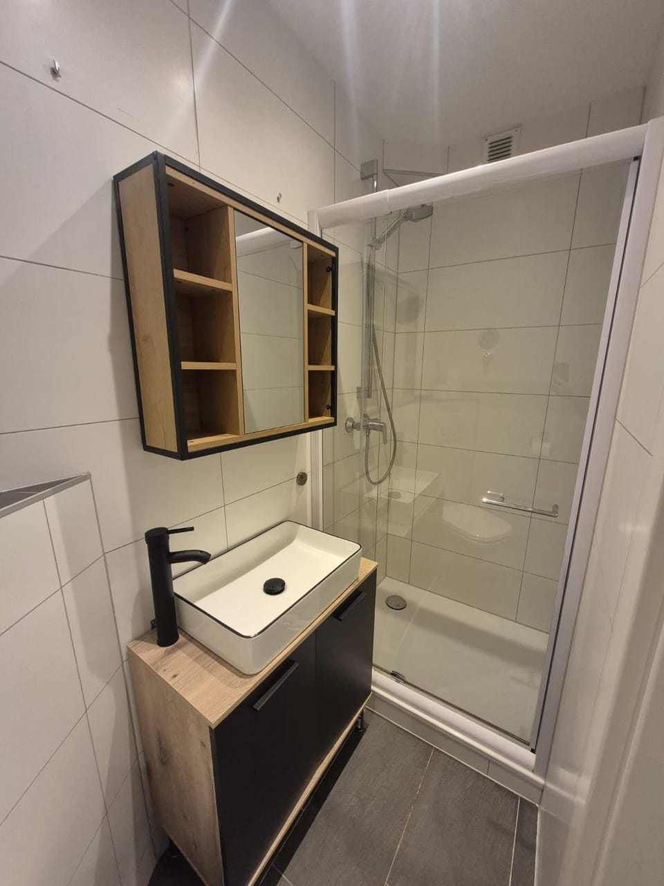 CityNest O5 Midnight Marble Suite Apartment in Hanover