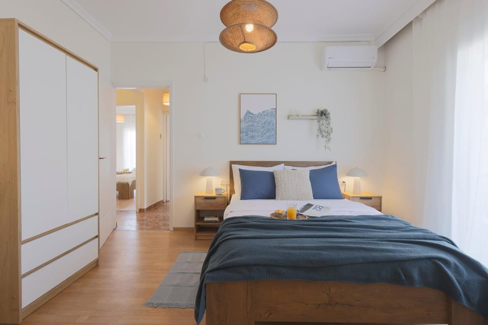 Bed, Photo of the whole room, Bedroom, air conditioner