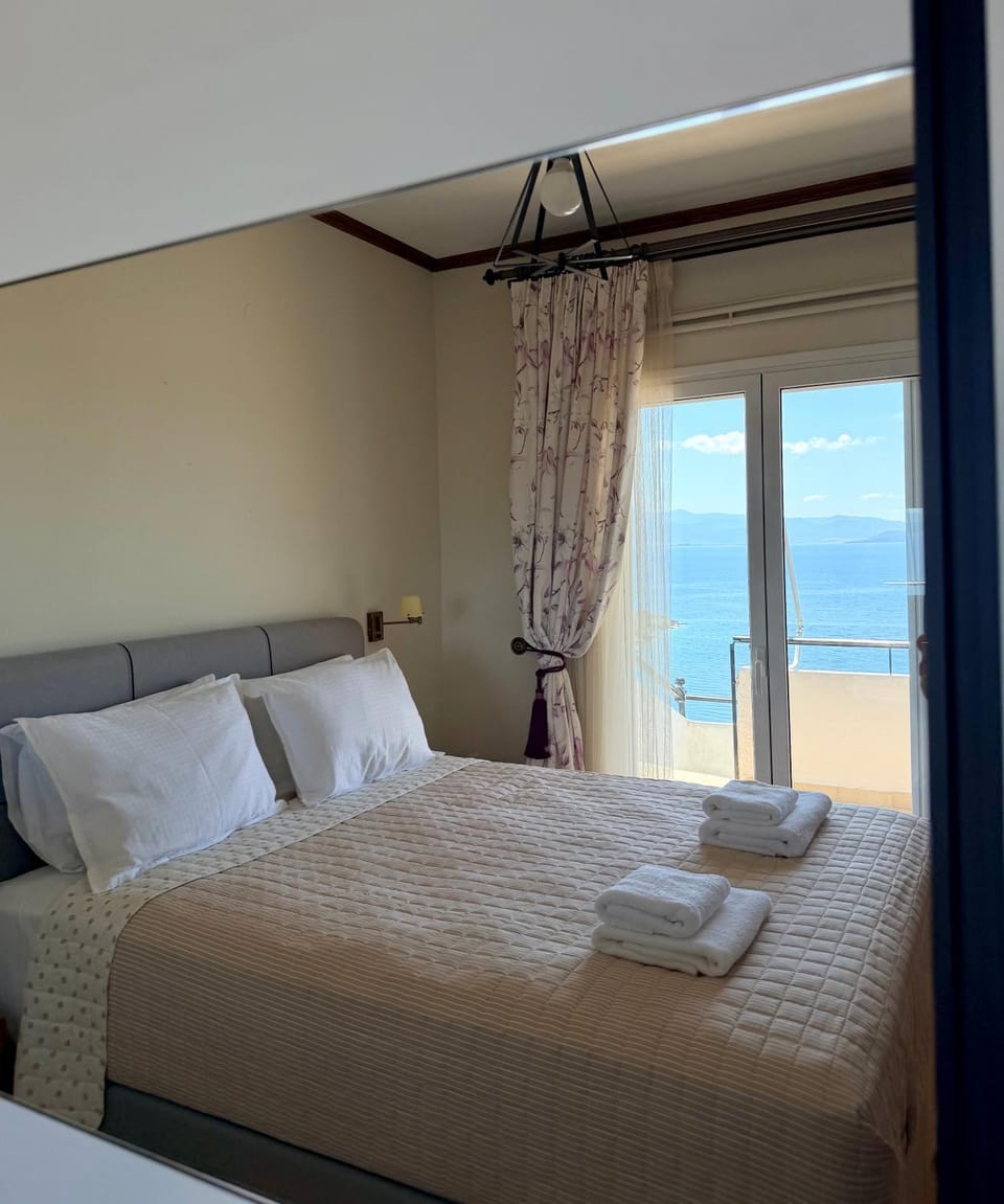 Bed, Sea view