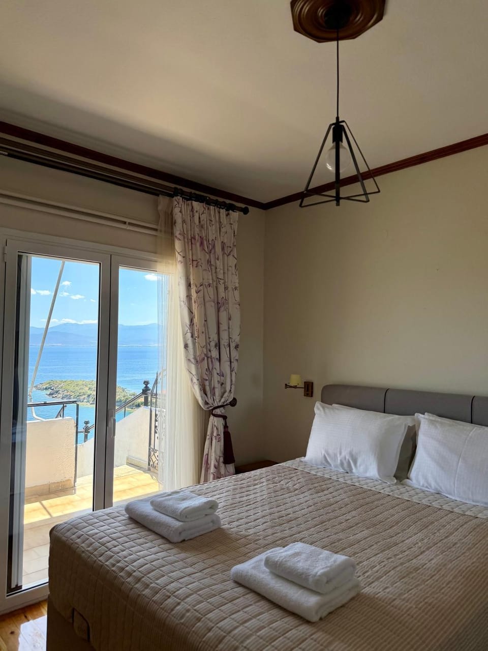 Bed, Sea view