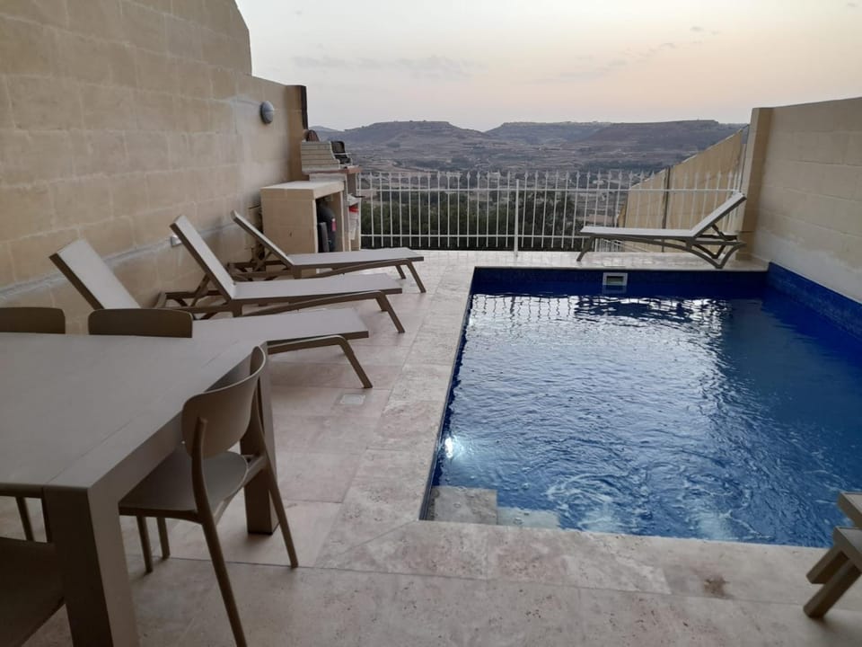 View (from property/room), Balcony/Terrace, Mountain view, Pool view, Swimming pool, sunbed