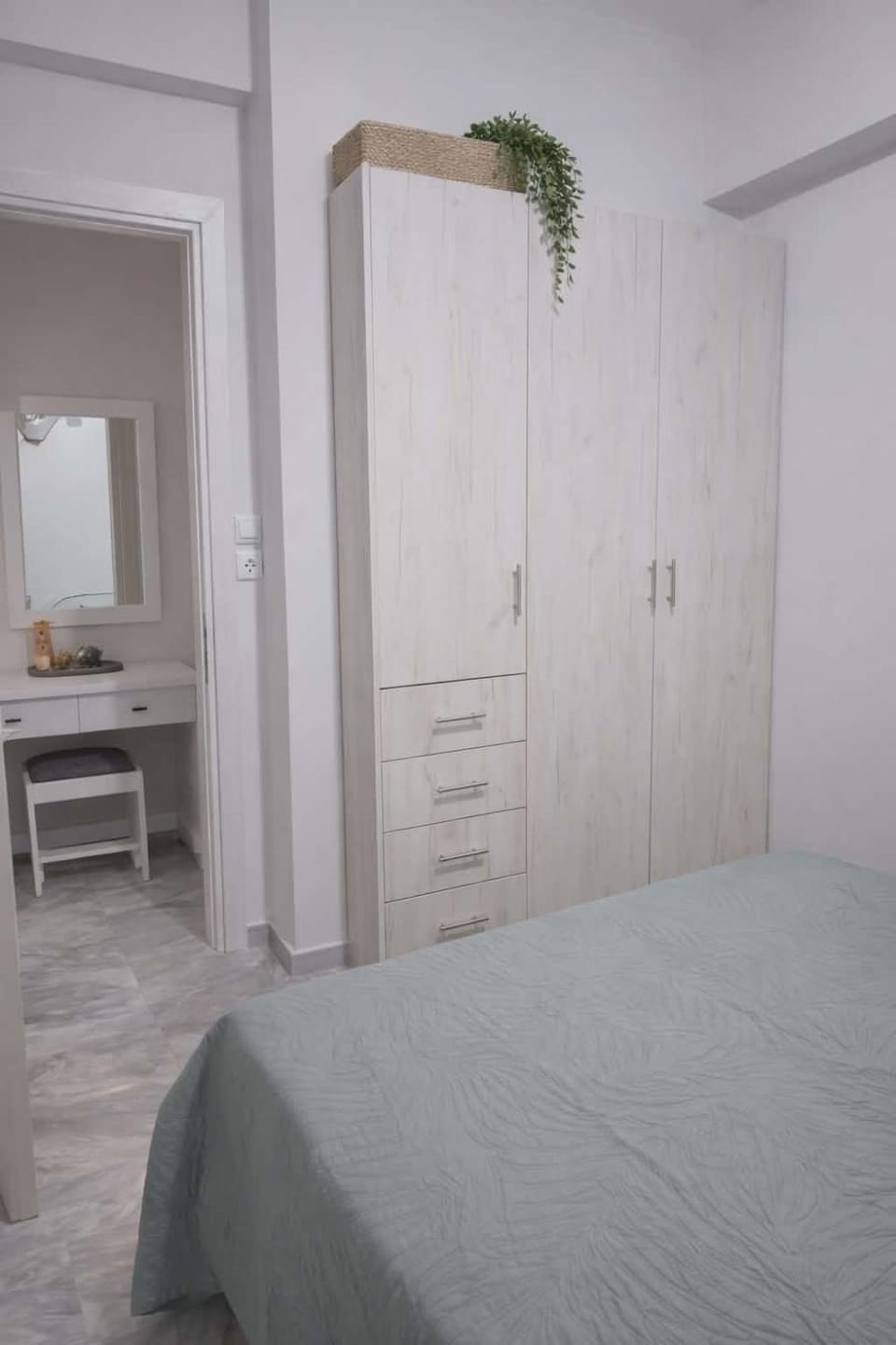 Bedroom, wardrobe