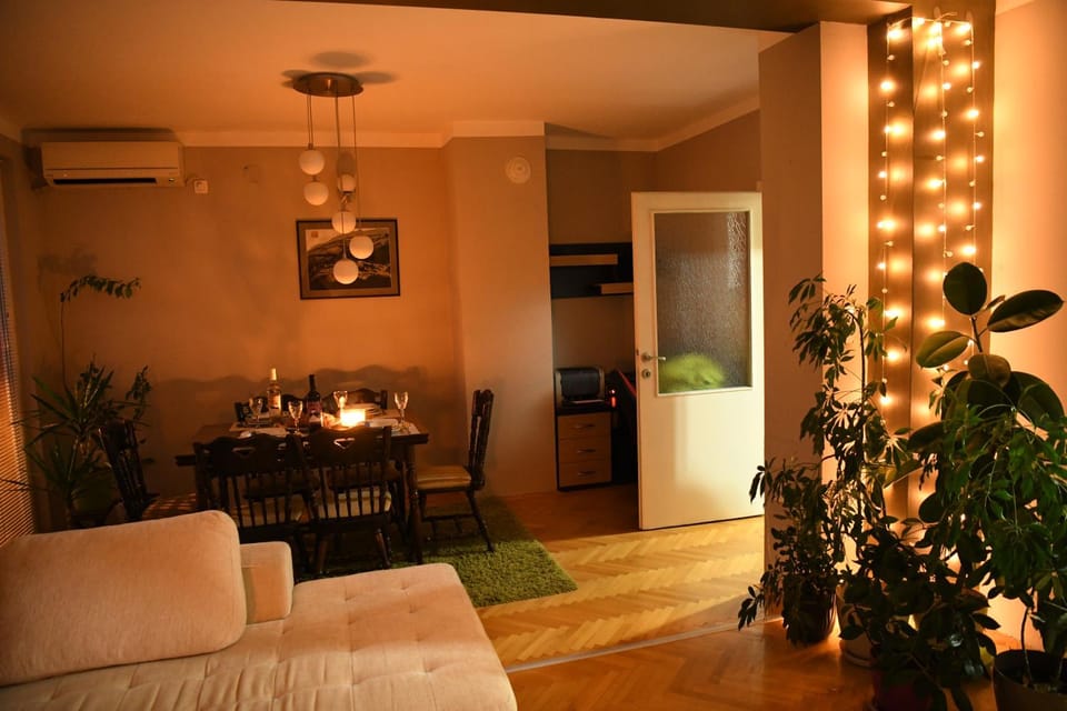 Living room, Seating area, Dining area, air conditioner