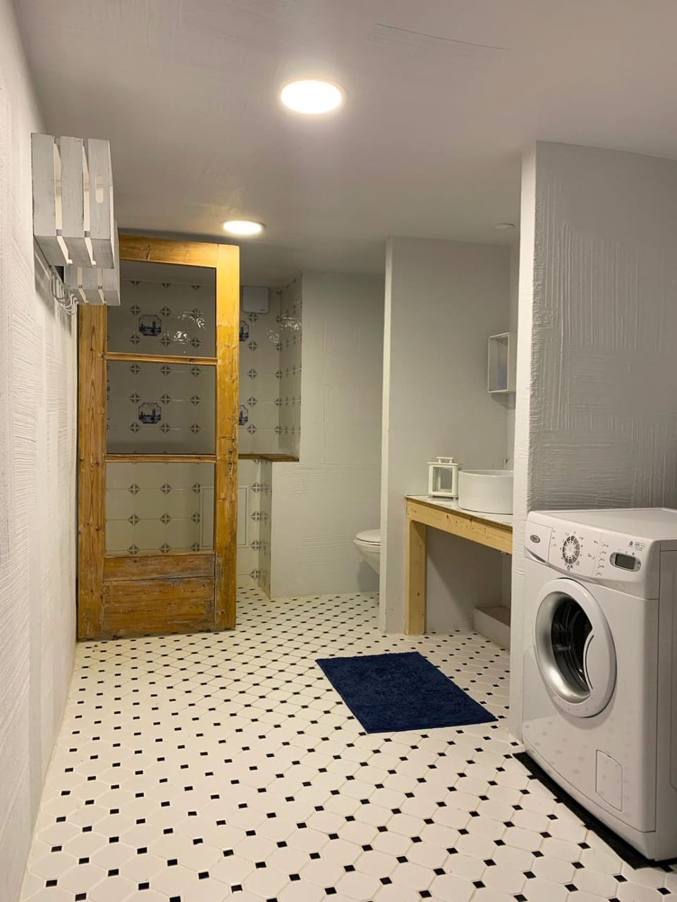 Toilet, washing machine