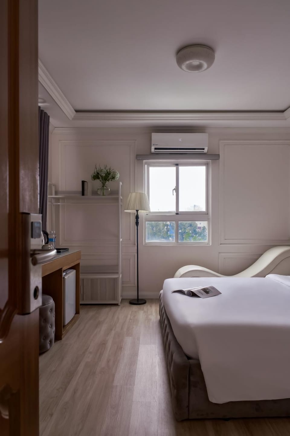 Bed, TV and multimedia