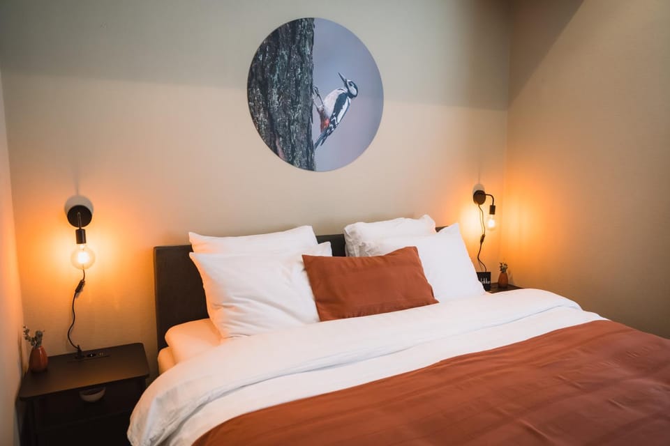 Bed, Bathroom, TV and multimedia, Bedroom, towels