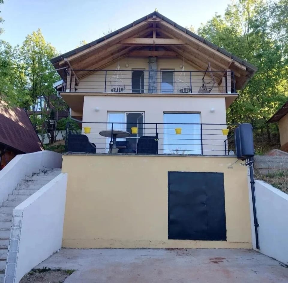 Bovan vikendica za izdavanje House in Serbia