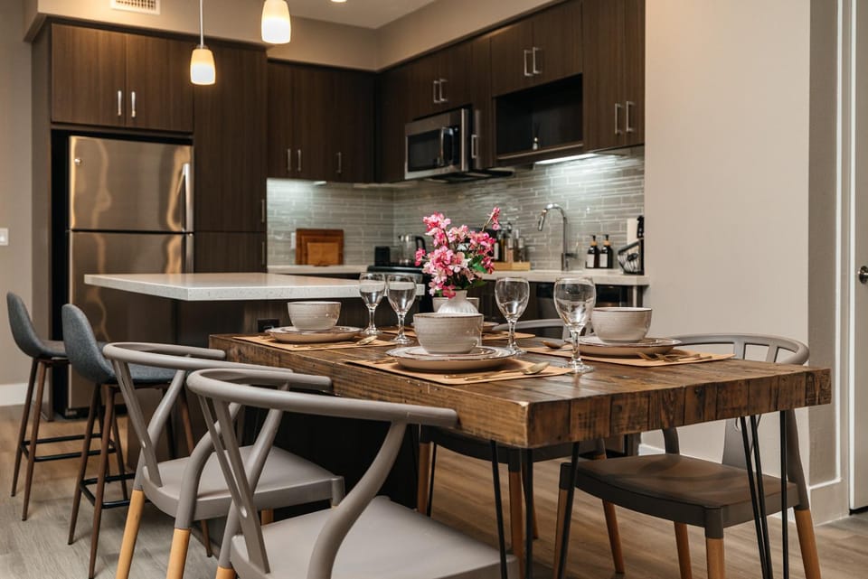 Kitchen or kitchenette, Seating area, Dining area, dishwasher, stove