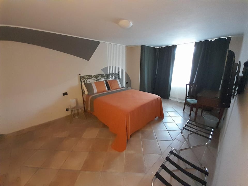 Photo of the whole room, Seating area, Bedroom