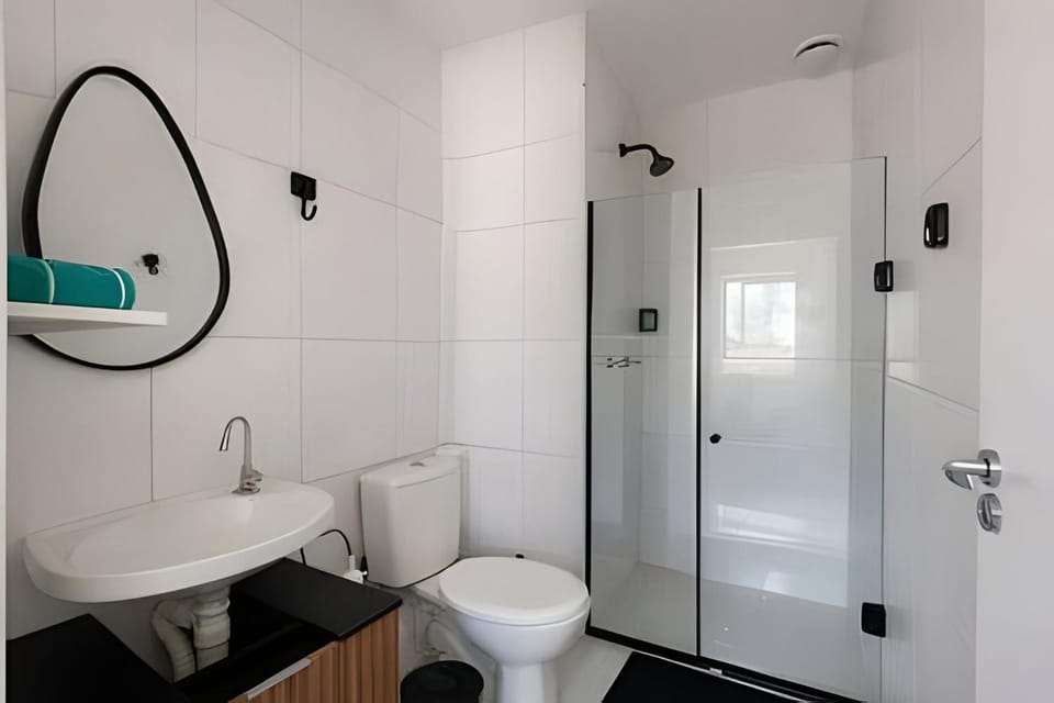 Shower, Toilet